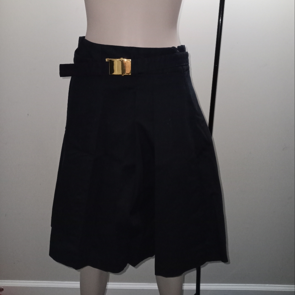 Michael Kors navy blue pleated skirt with gold MK belt size 4